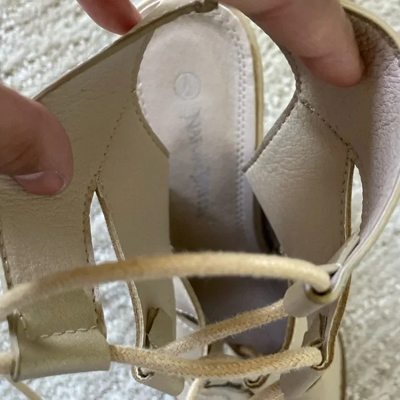 Nude lace up heels - Picture 2 of 9